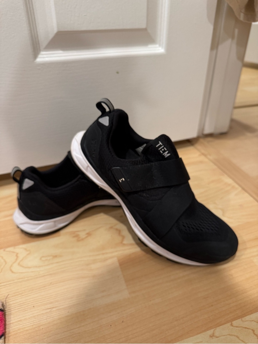 Tiem women’s spin/cycling shoes size US 10.5 EU 41.5